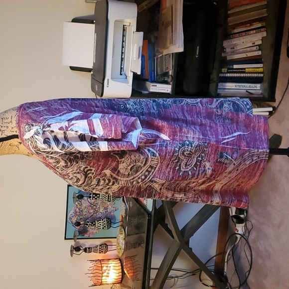 Maurices size 2X burnout tee. Abstract floral design *EUC* - Picture 3 of 11